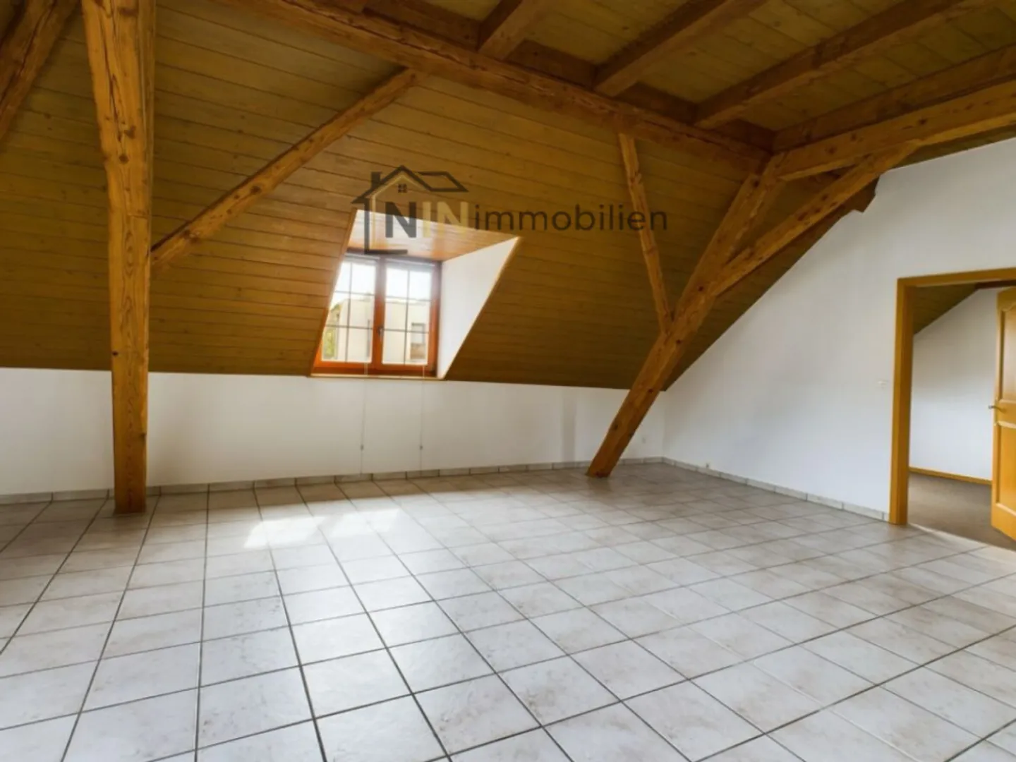 Apartment for rent - Photo 3 of 7