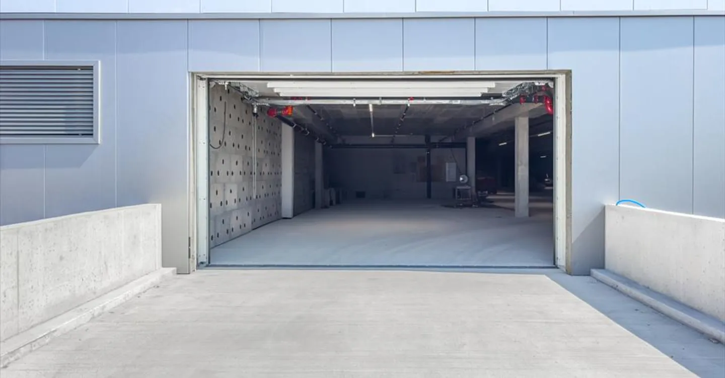 Mischgenutztes Gebäude mieten - Foto 1 von 16