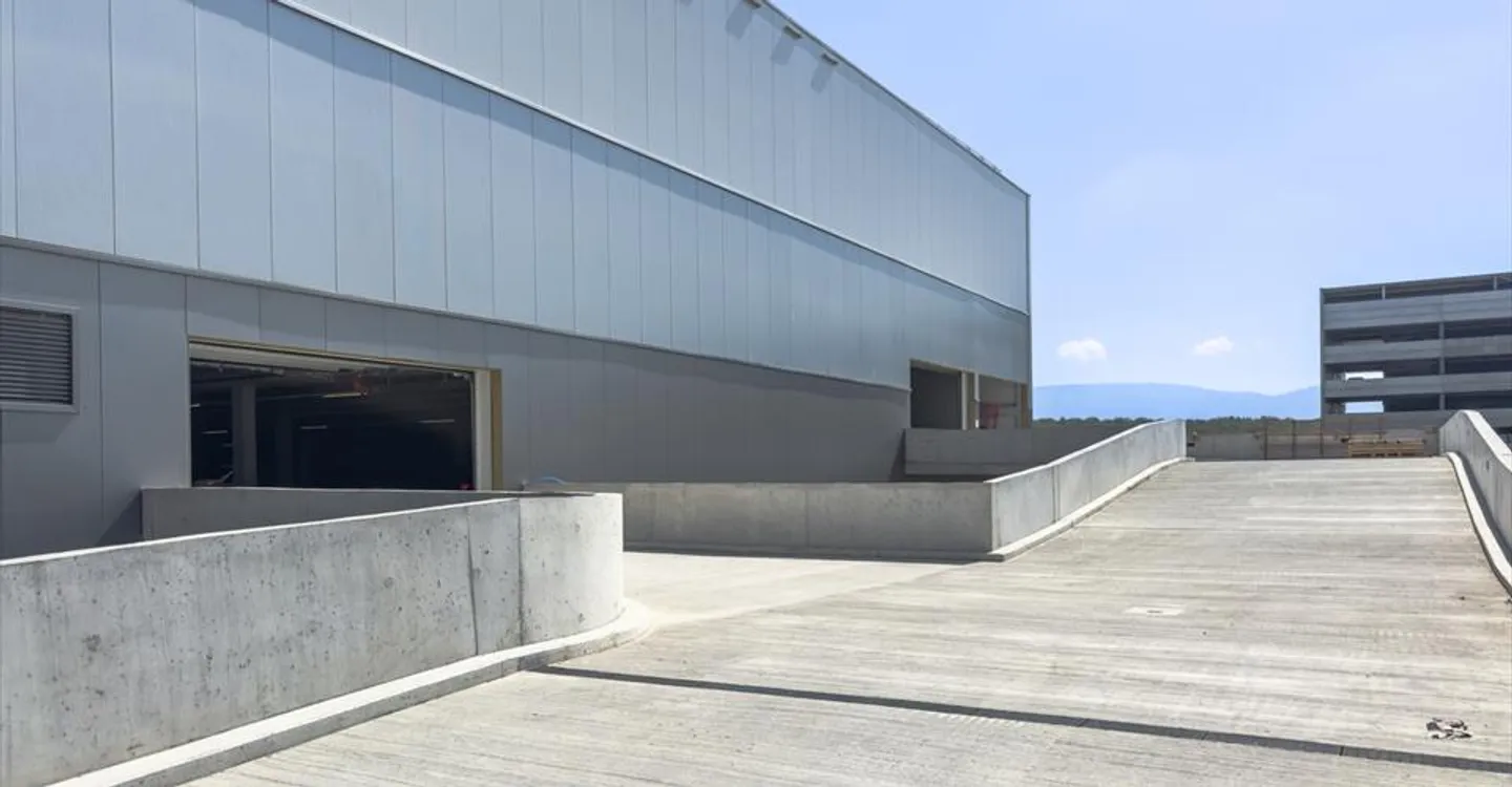 Mischgenutztes Gebäude mieten - Foto 7 von 16