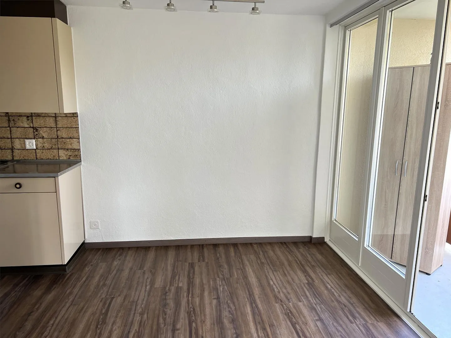 Interesting price-performance ratio! - Photo 2 of 12
