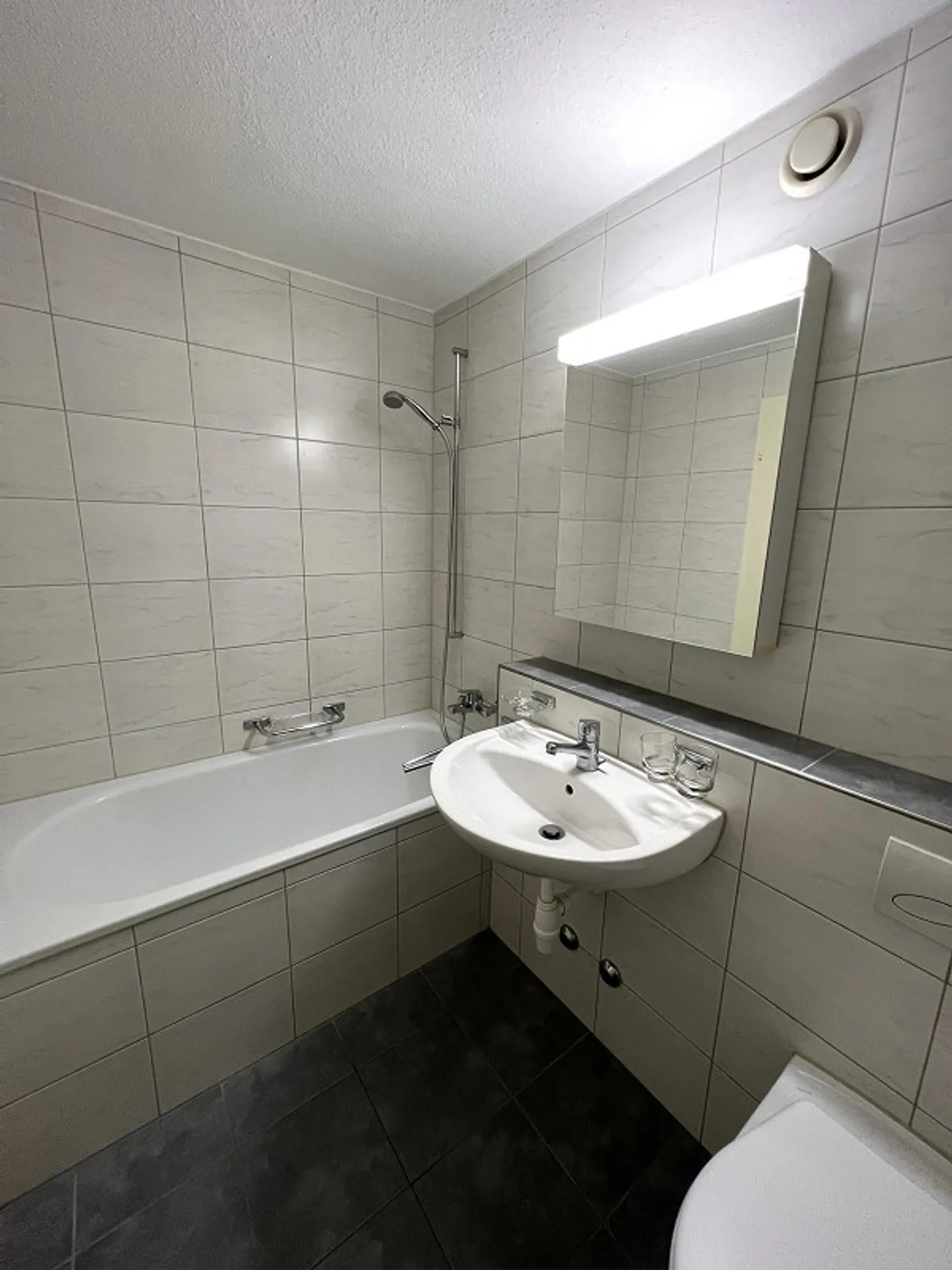 Interesting price-performance ratio! - Photo 9 of 12