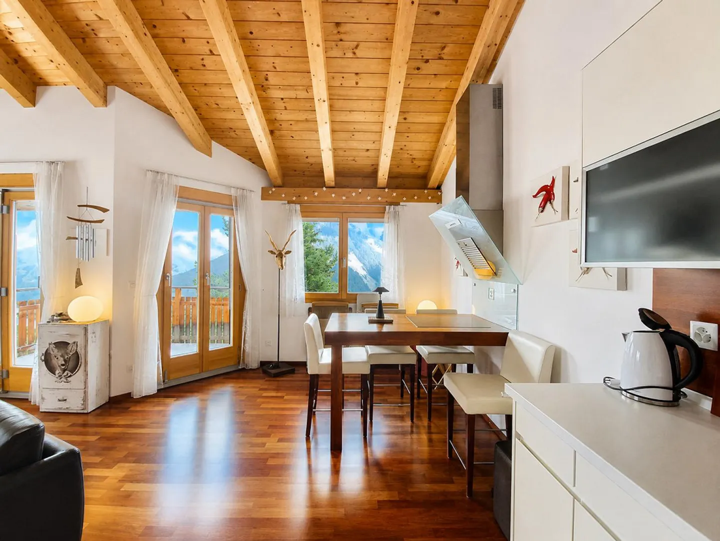 Alpine Dream Home with Gallery and Unique Panorama - Photo 4 of 6