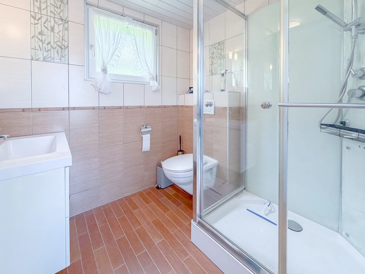 Reihenhaus mit 4,5 Zimmern, Terrasse und Garten Wohngebiet - Foto 9 von 20