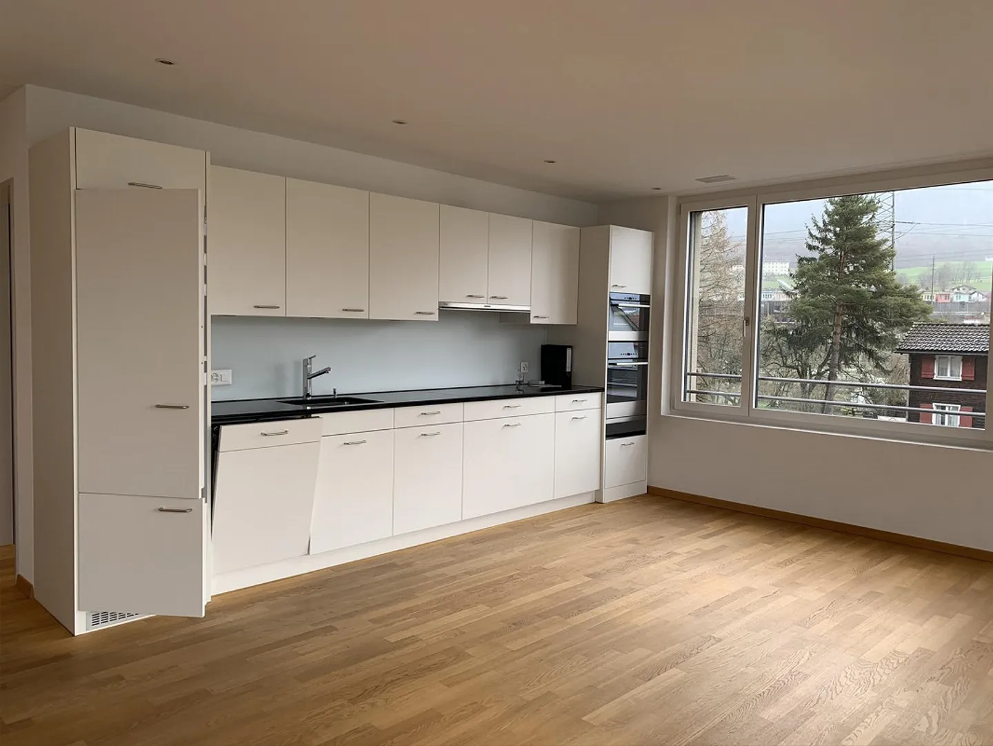 Appartement moderne de 4,5 pièces au 2ème étage - Photo 2 sur 8