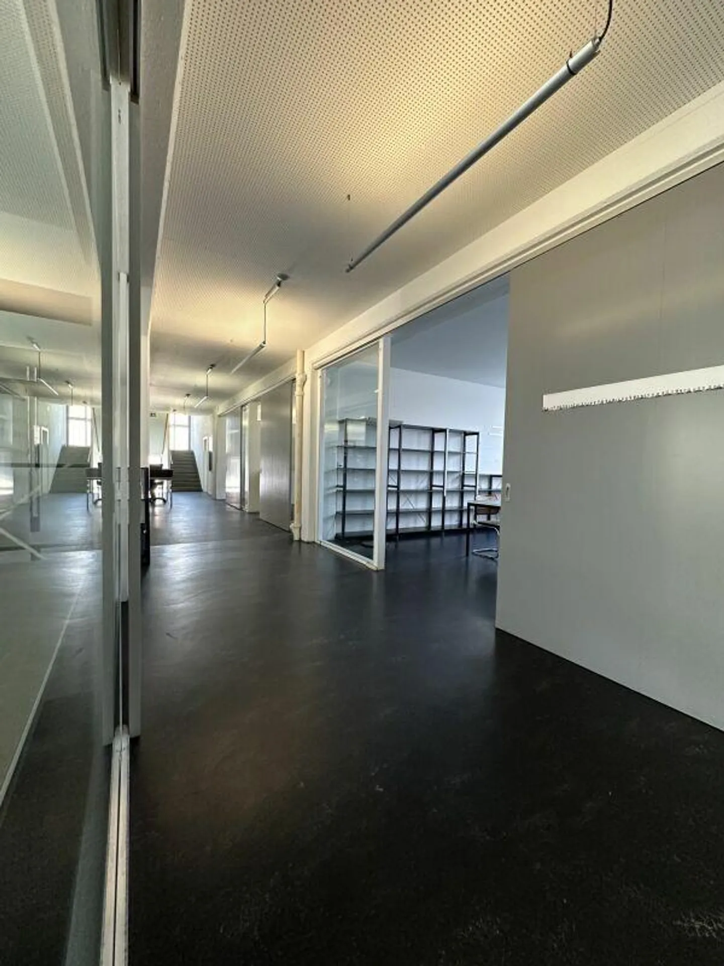 Ufficio di 318 m2 in affitto ad Albisrieden - Foto 3 di 5
