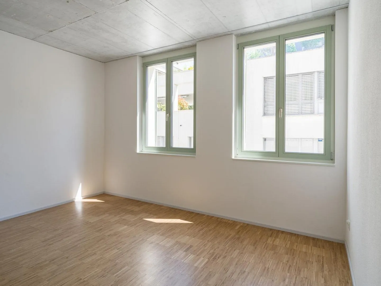 Appartement moderne de 3,5 pièces avec salle saisonnière dans la vieille ville - Photo 5 sur 11