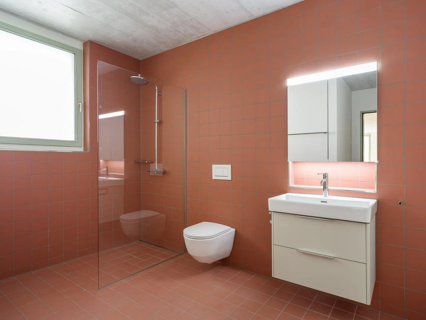 Appartement moderne de 3,5 pièces avec salle saisonnière dans la vieille ville - Photo 6 sur 11