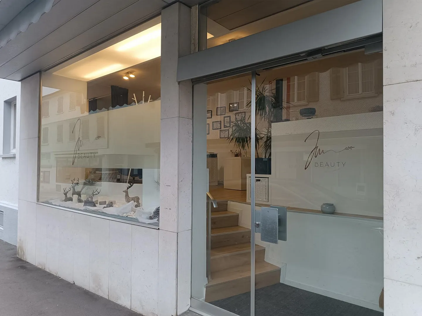 Espace de vente dans un emplacement central - Photo 2 sur 6