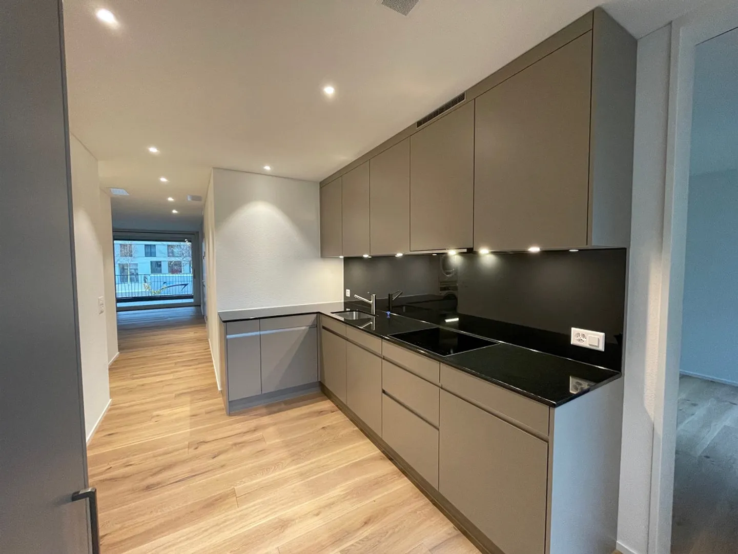 Charmante 2.5-Zimmer-Wohnung - Foto 2 von 5