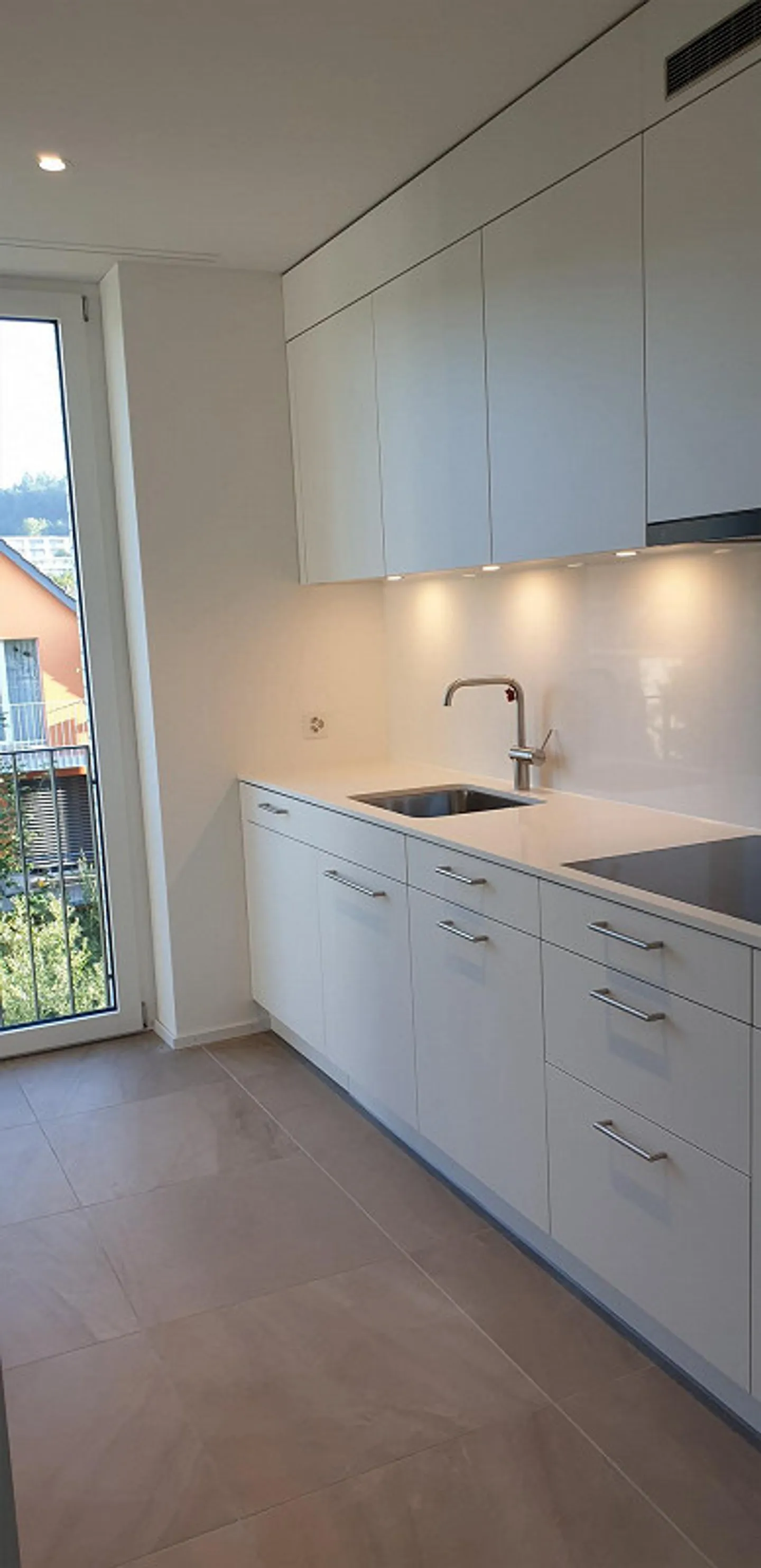 Moderne 2.5-ZWG per 01. März zu vermieten - Foto 1 von 8