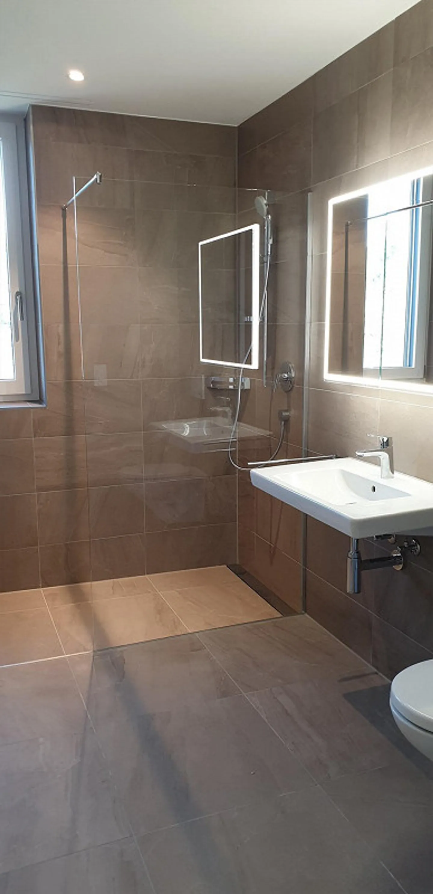 Moderne 2.5-ZWG per 01. März zu vermieten - Foto 2 von 8