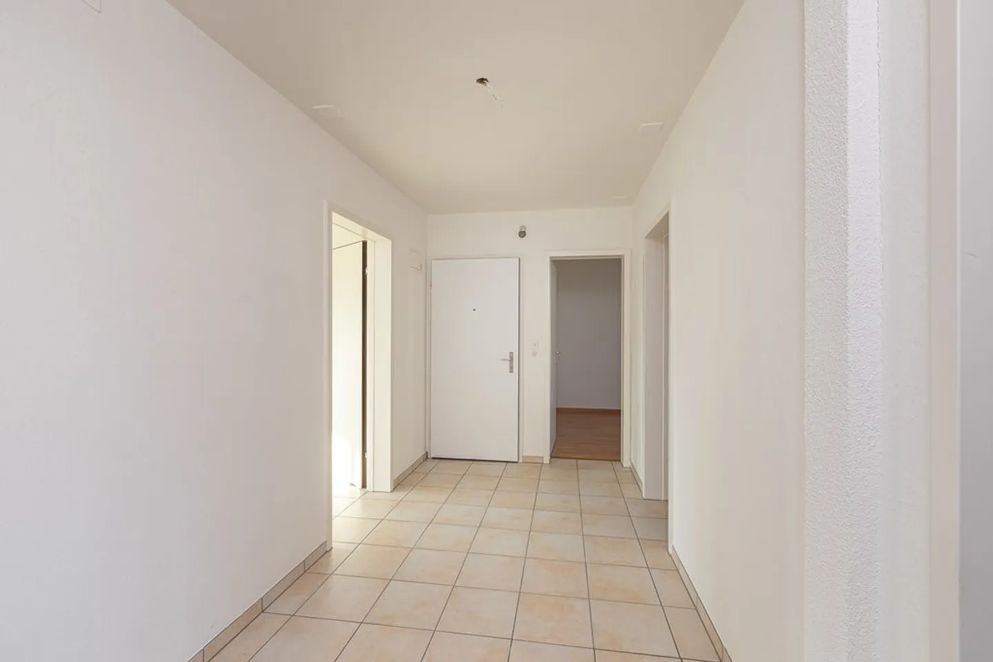 Deux mois de loyer gratuit ! Appartement 4,5 pièces avec balcon près du centre-ville - Photo 10 sur 11