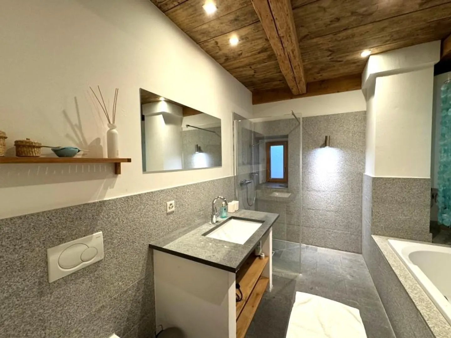 Engadin Dream Home with History, Charm, and Great Potential - Photo 10 of 12