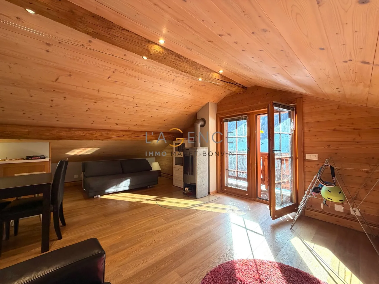 PENTHOUSE WITH CHARACTER - SECONDARY RESIDENCE OK - Photo 5 of 9