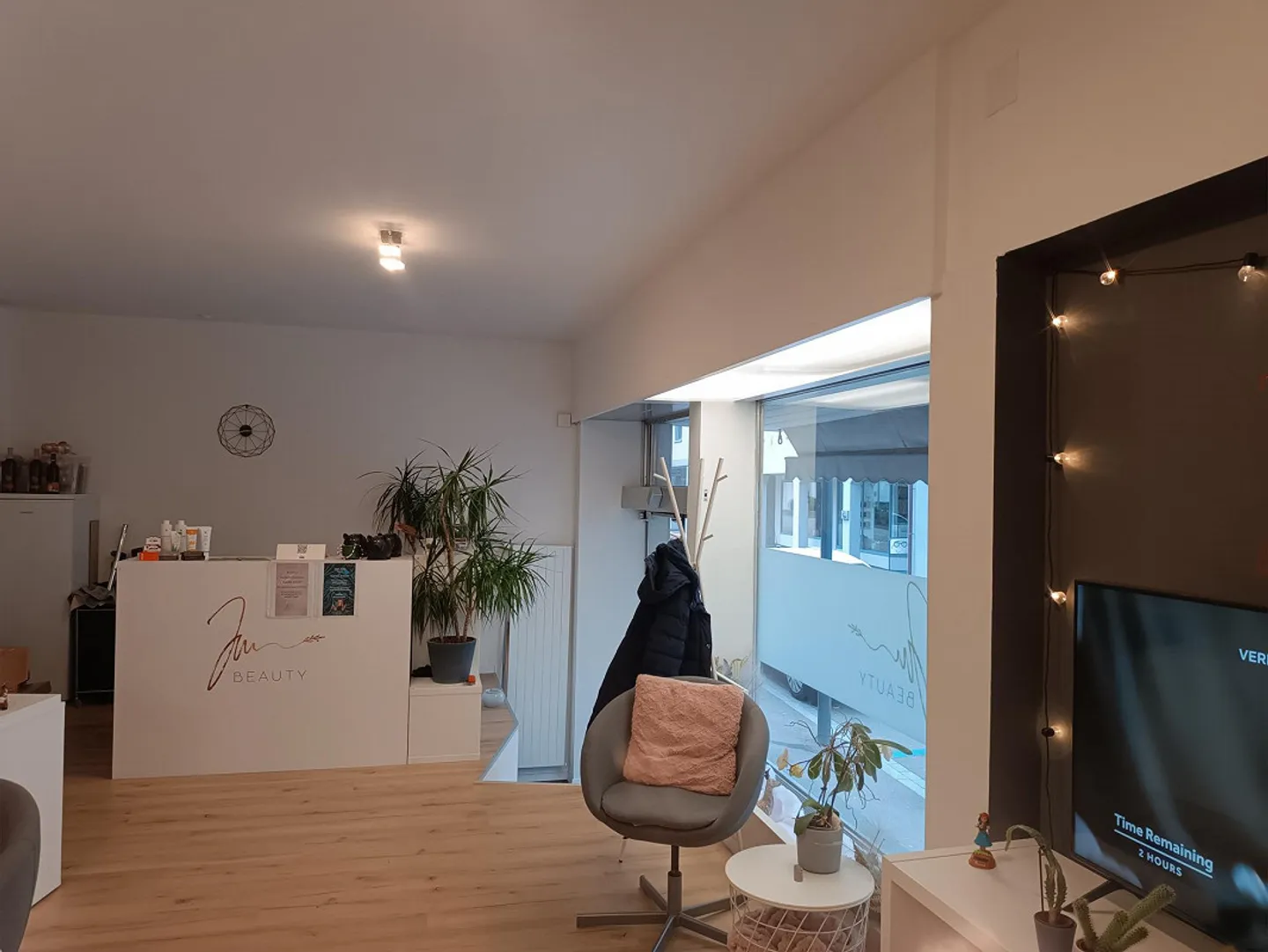 Espace de vente dans un emplacement central - Photo 5 sur 6