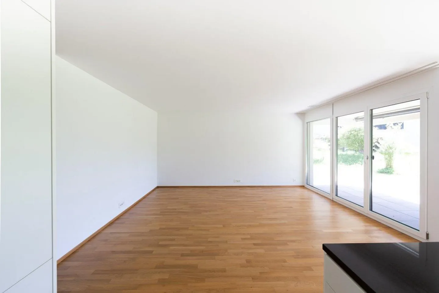 Modernes Apartment mit Balkon - Foto 2 von 8