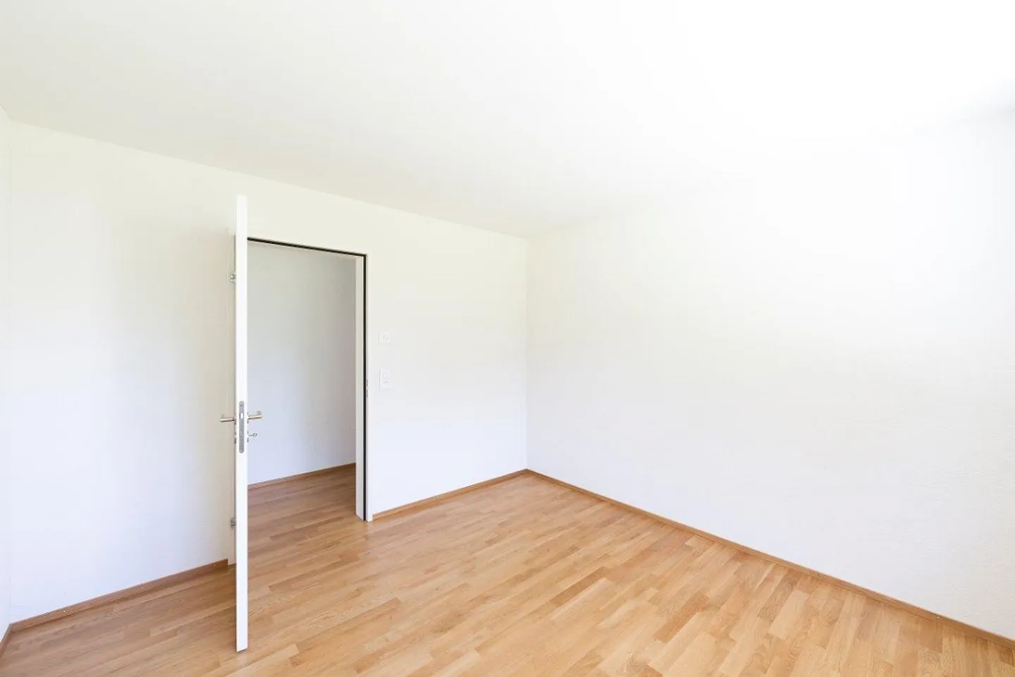 Modernes Apartment mit Balkon - Foto 7 von 8