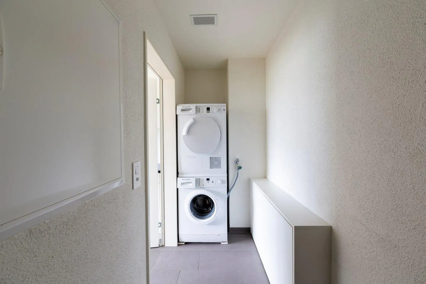 Modernes Apartment mit Balkon - Foto 8 von 8