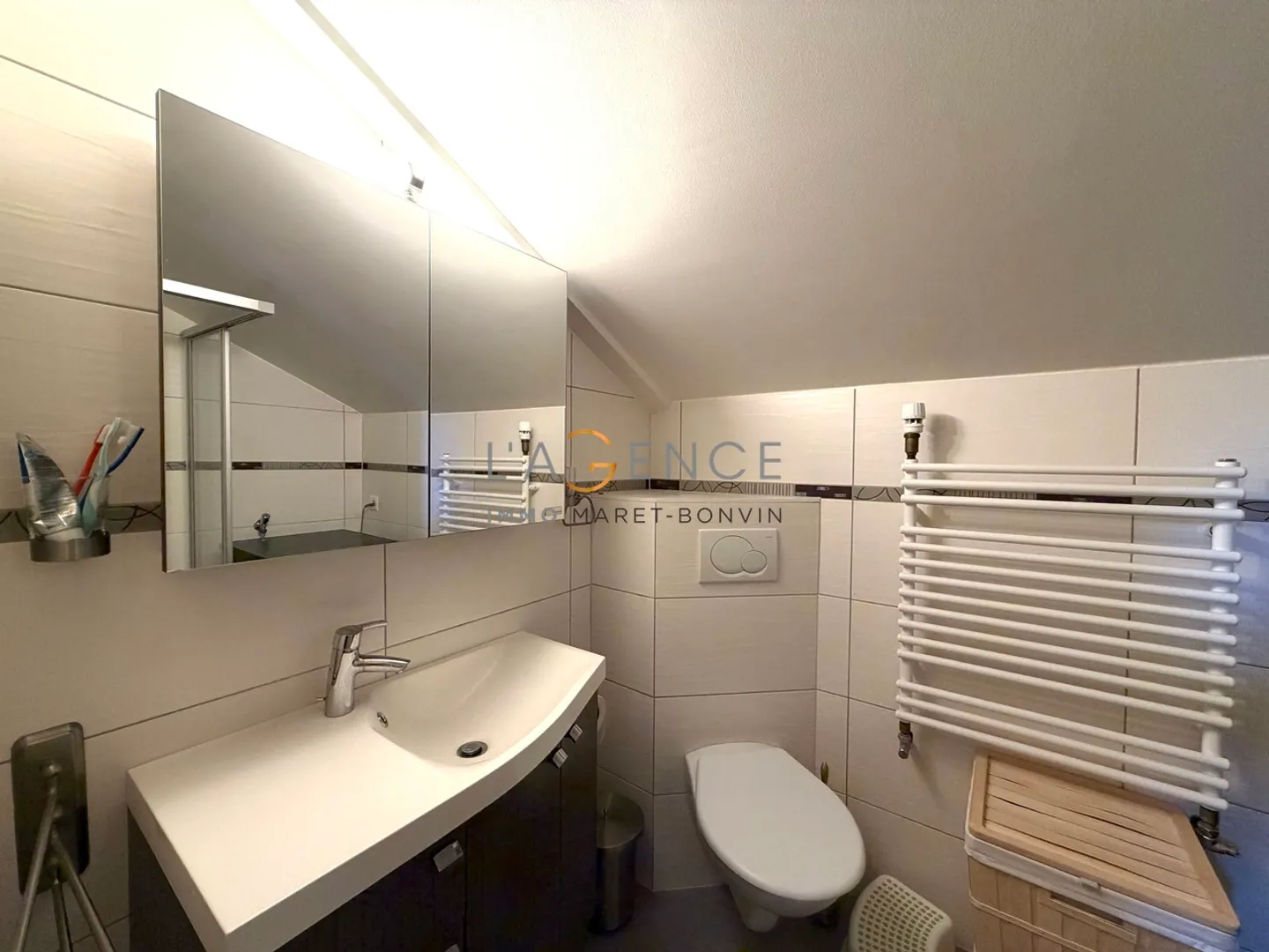 PENTHOUSE WITH CHARACTER - SECONDARY RESIDENCE OK - Photo 8 of 9