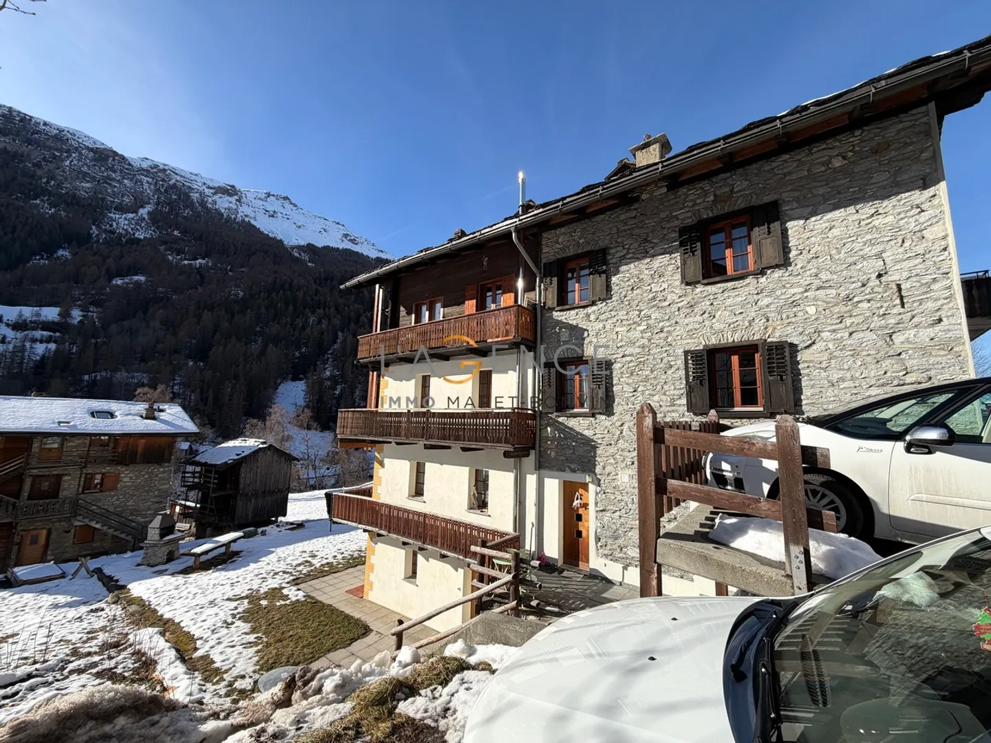 PENTHOUSE WITH CHARACTER - SECONDARY RESIDENCE OK - Photo 9 of 9