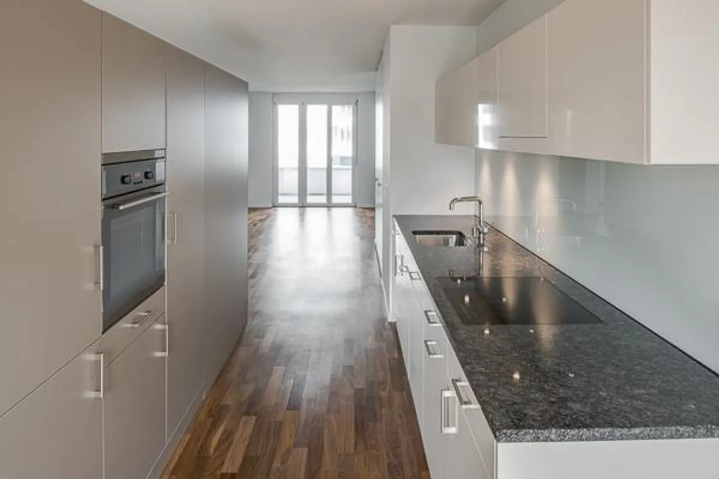 Sopra i tetti di Dietikon. - Foto 4 di 8