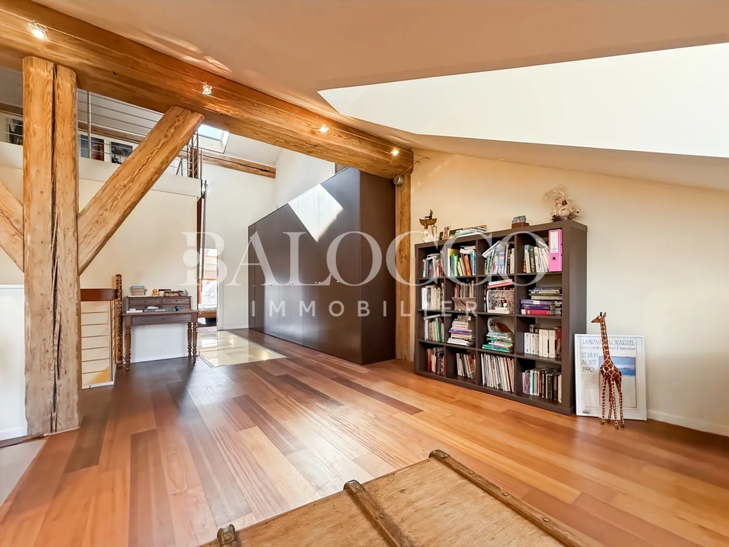 Favorite: Magnificent Character House - Photo 4 of 9