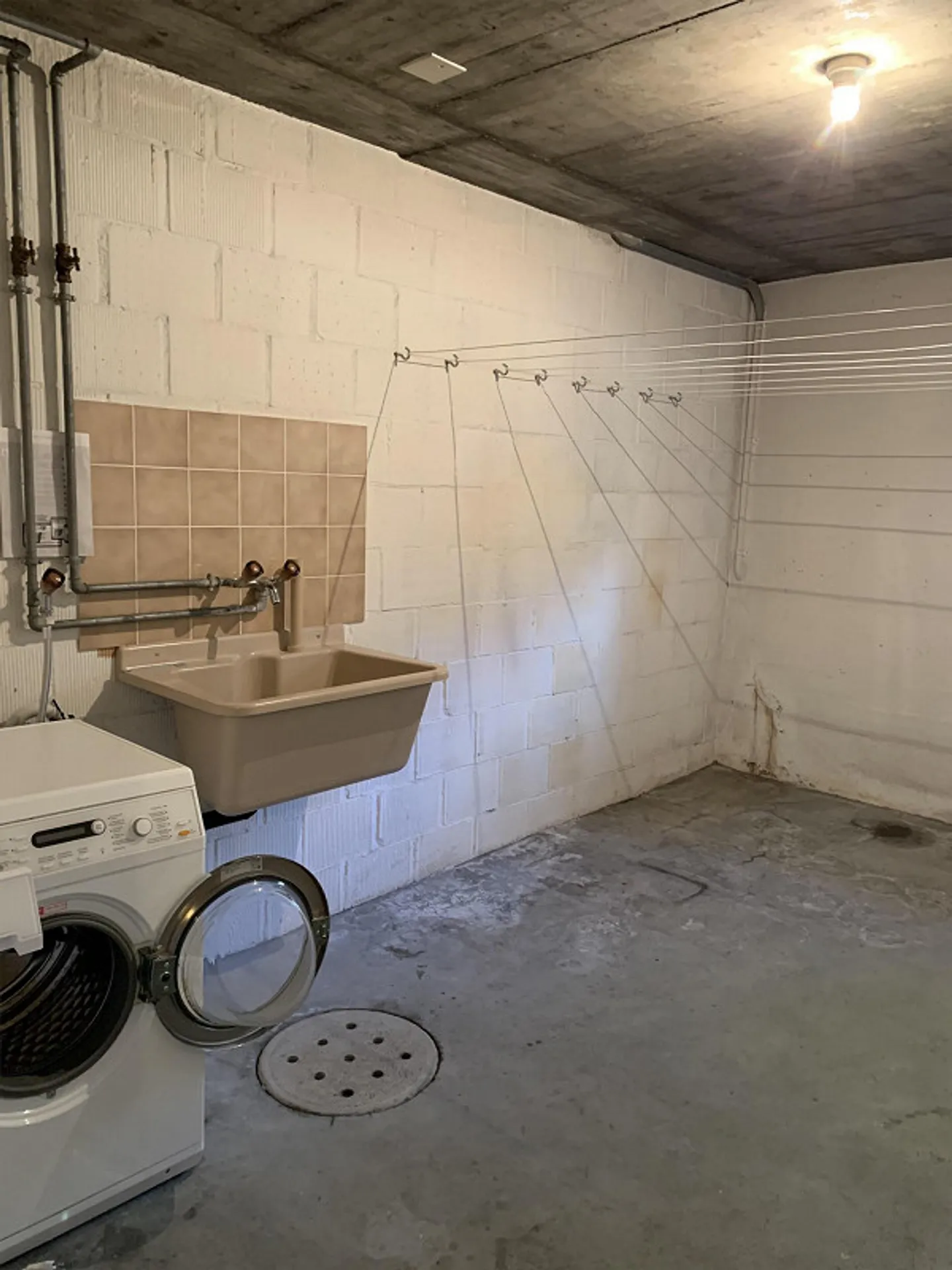 Cozy Attic Apartment with Gallery - Photo 11 of 12