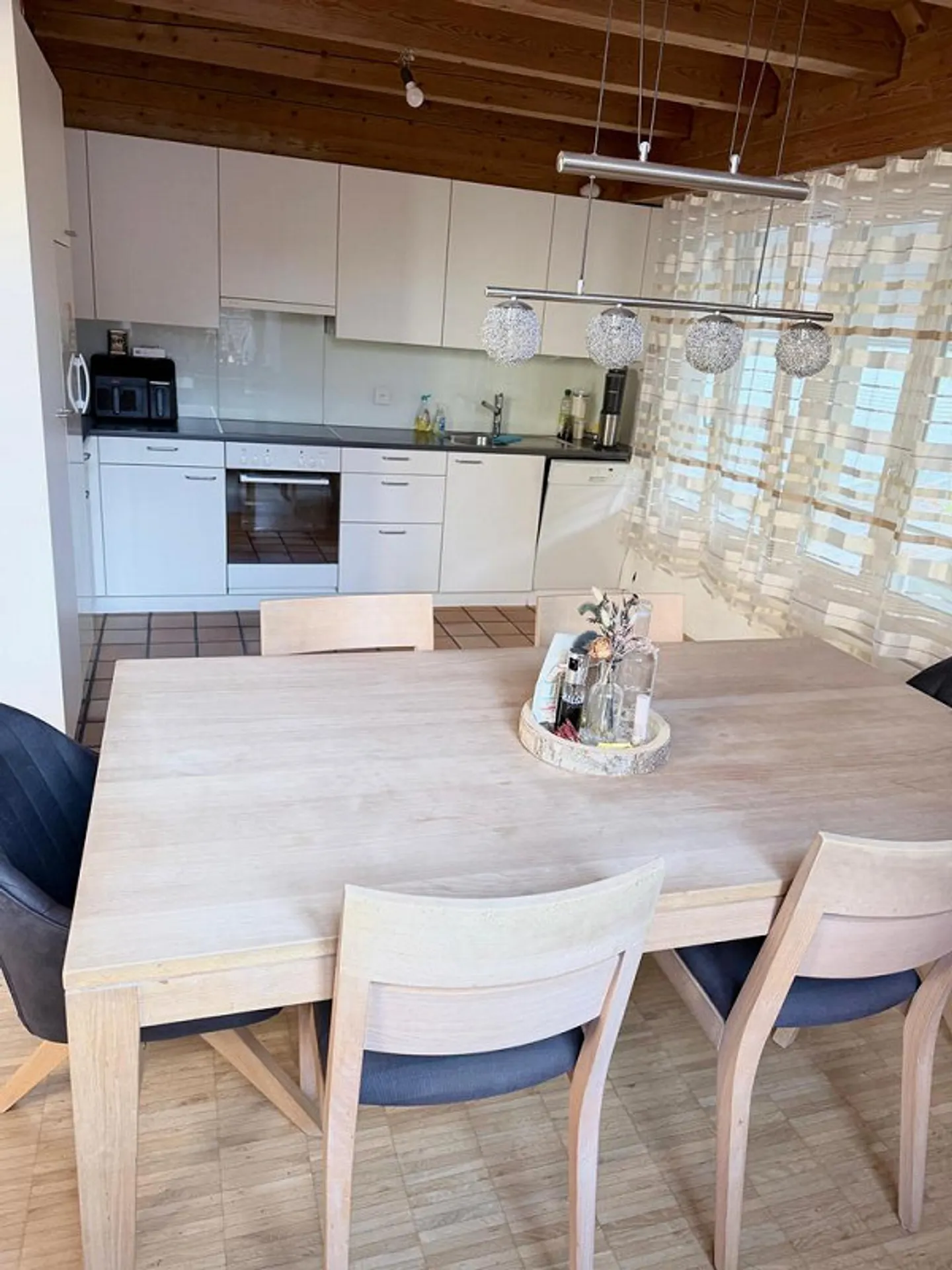 Geräumige Maisonette mit Terrasse - Foto 3 von 4