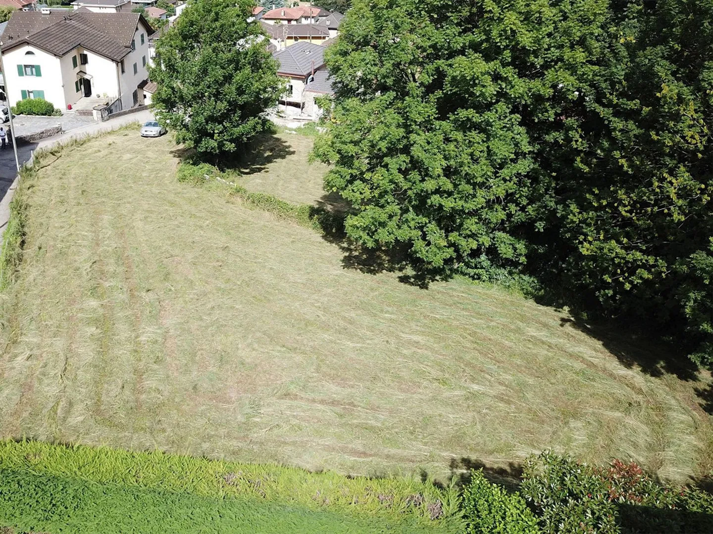 Sunny building plot in Claro, 557 m² - Photo 1 of 3