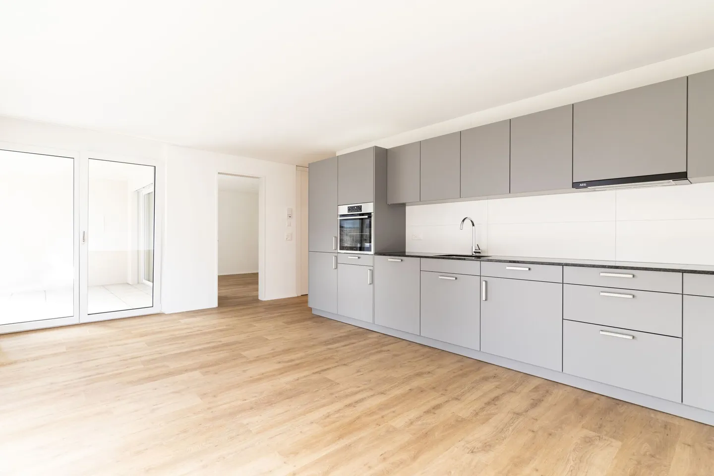 Modern 2.5-room apartment for rent - Photo 3 of 8