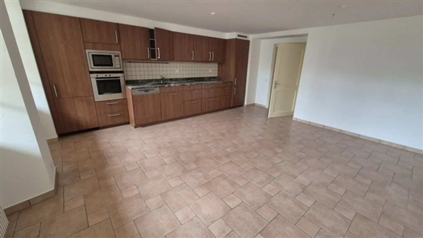 For Rent - Excellent 6-Room Apartment in Châtel-St-Denis (FR) - Photo 4 of 13