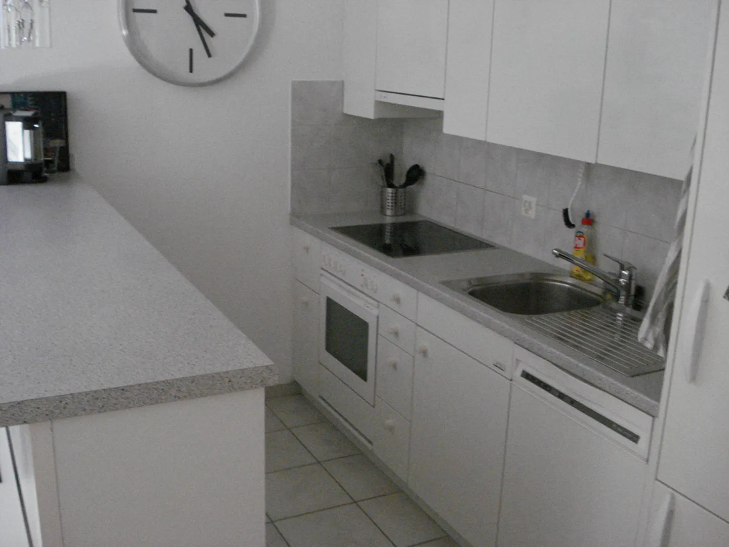 Beautiful 2.5 room apartment with patio in a quiet location - Photo 5 of 10
