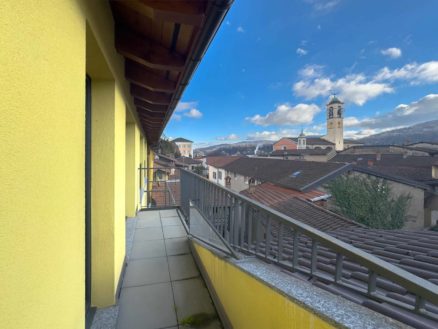 Building of 6 apartments in Stabio - Photo 6 of 8