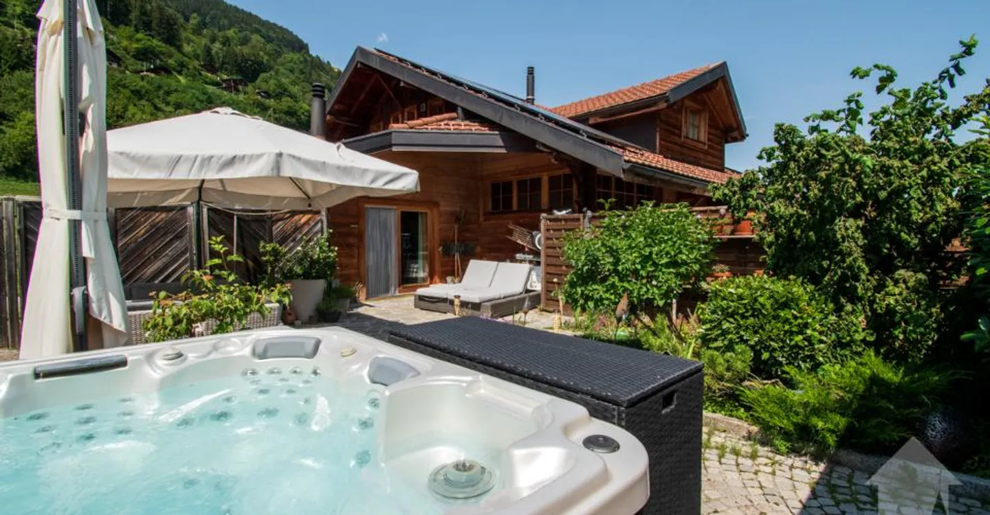 Val-d'Illiez, magnificent chalet with 3 apartments - Photo 1 of 13