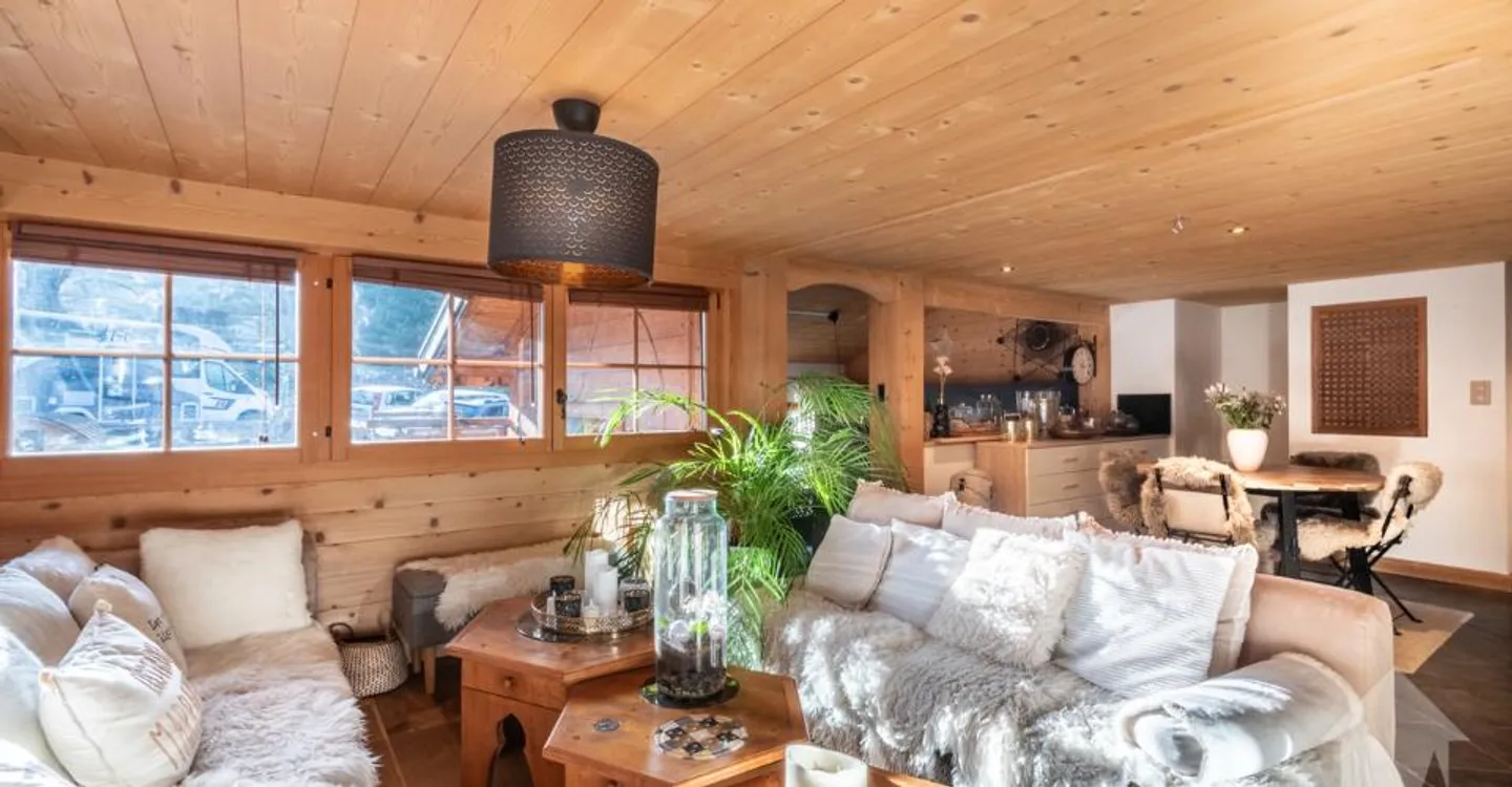 Val-d'Illiez, magnificent chalet with 3 apartments - Photo 4 of 13