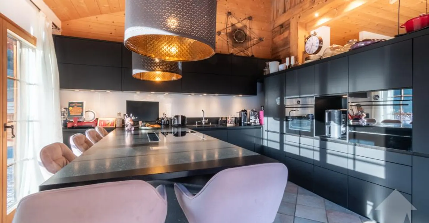 Val-d'Illiez, magnificent chalet with 3 apartments - Photo 5 of 13