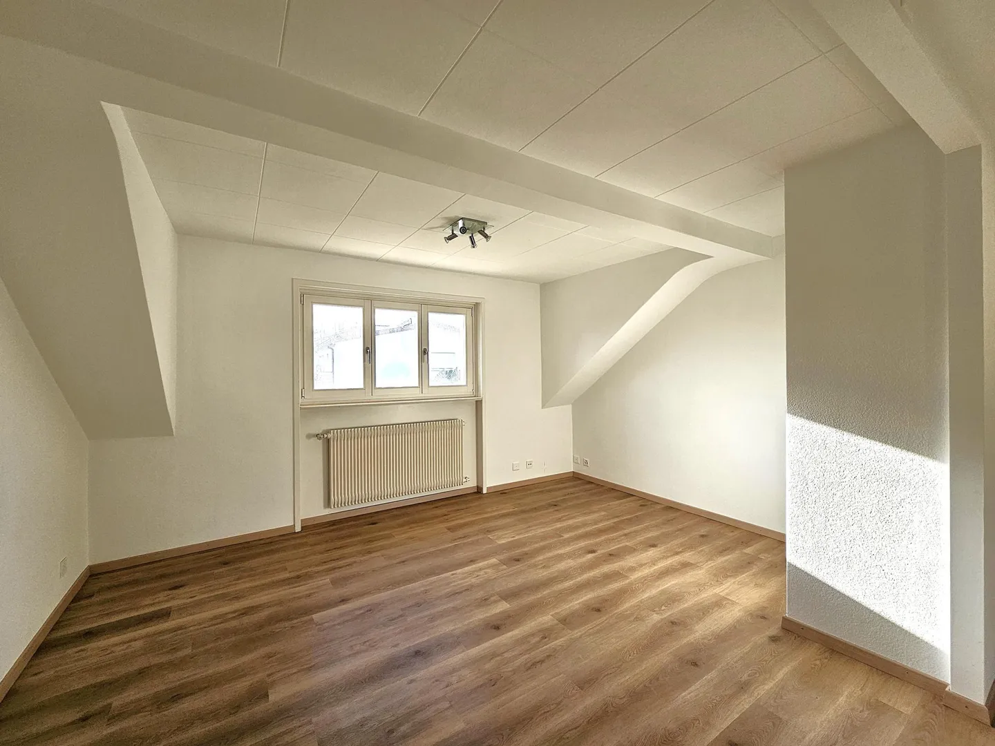 Appartement de deux pièces et demie au premier étage d'une maison à Nyon - Photo 3 sur 6