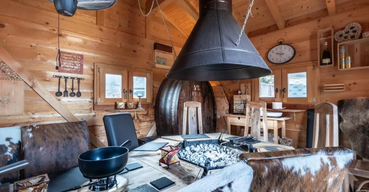 Val-d'Illiez, magnificent chalet with 3 apartments - Photo 12 of 13