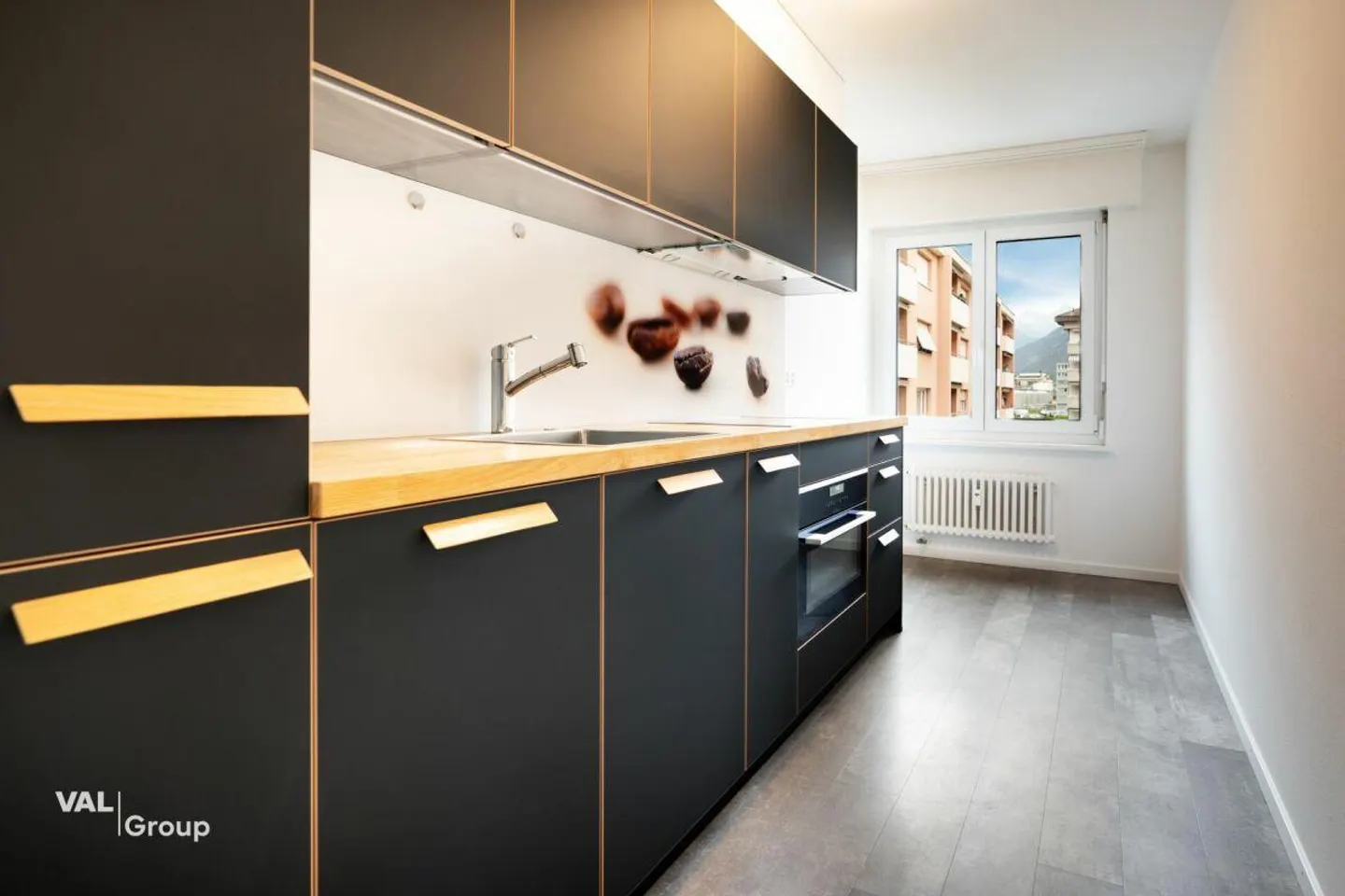 Appartement moderne de 2,5 pièces dans un emplacement central à Visp - Photo 3 sur 10