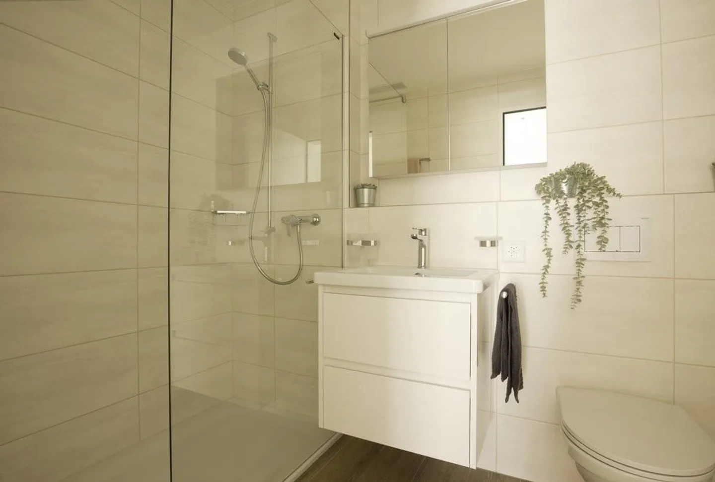 Modern living in a quiet location. - Photo 7 of 8