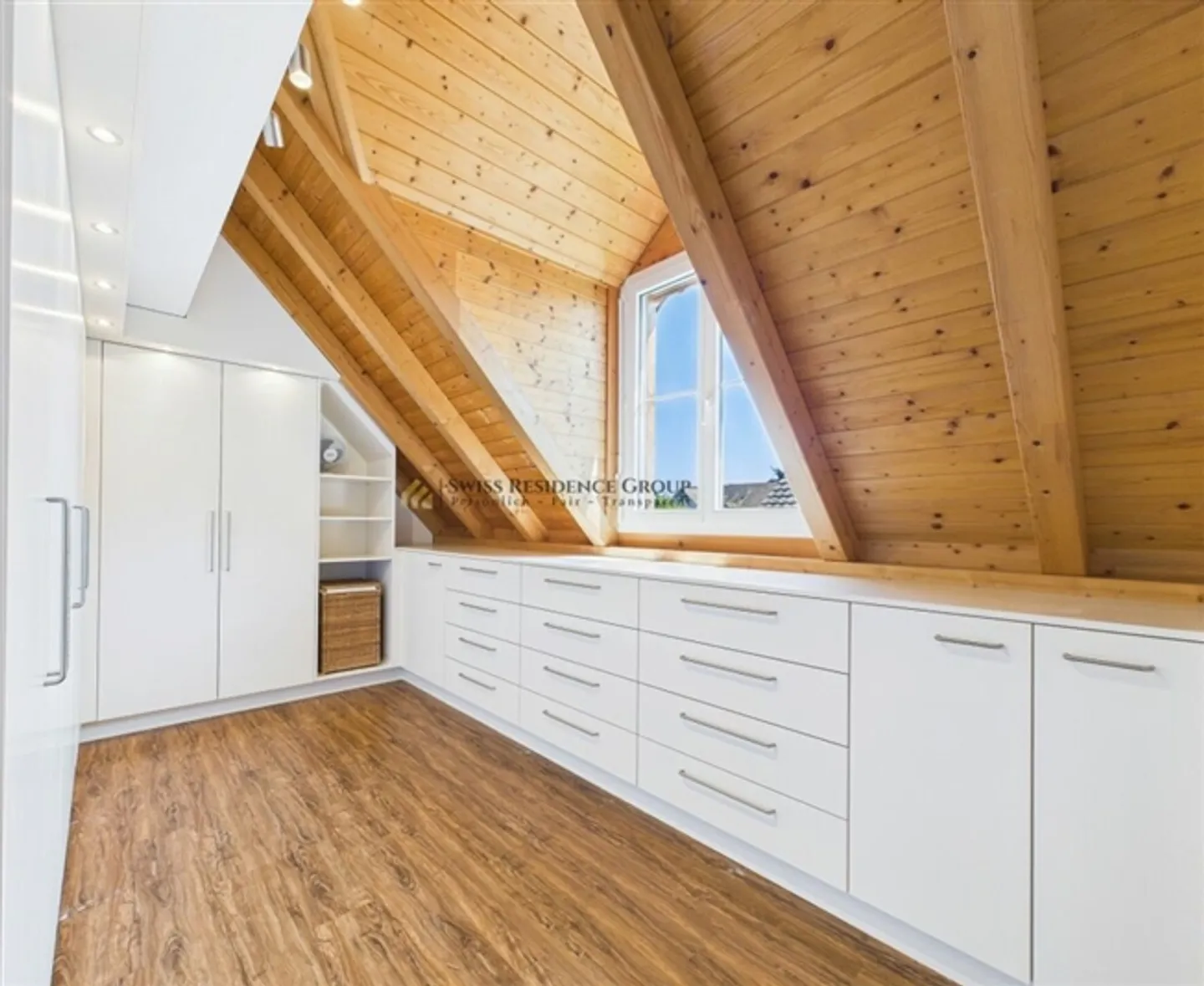 A Home with Heart Detached Single-Family House with Plenty of Space and Garden Paradise - Photo 10 of 14