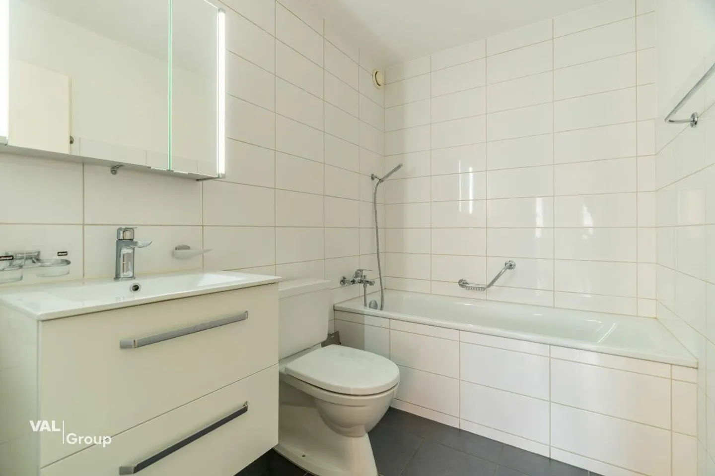 Appartement moderne de 2,5 pièces dans un emplacement central à Visp - Photo 6 sur 10