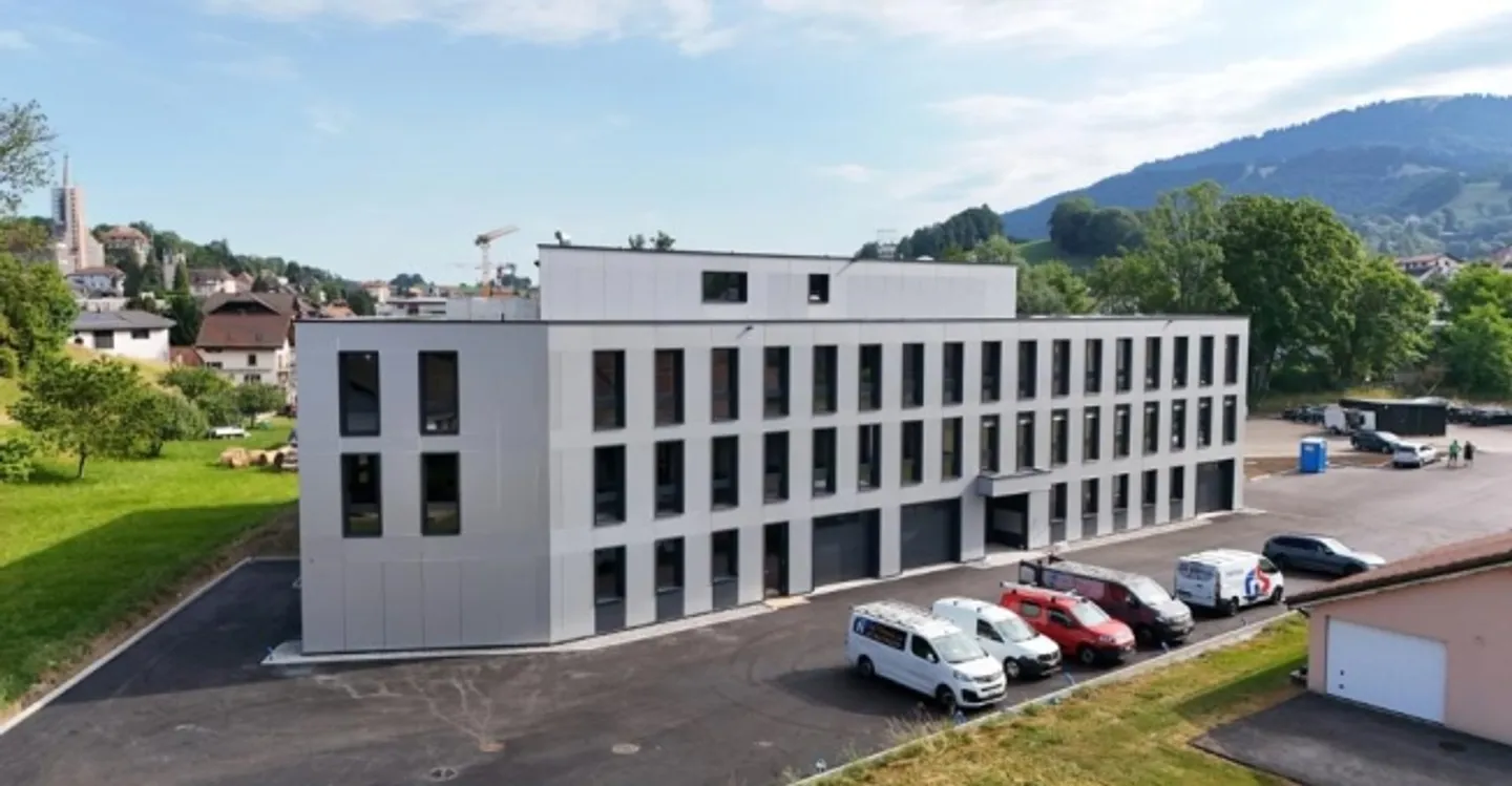 Bâtiment Mixte Moderne - Photo 6 sur 6