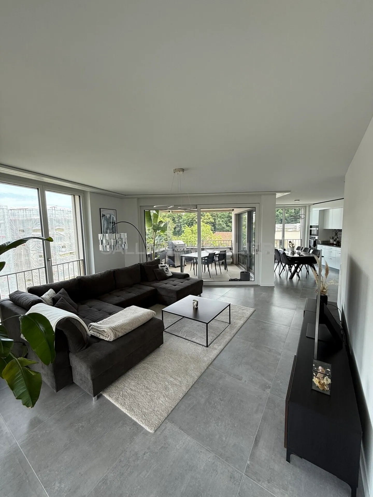GERÄUMIGE 3½ ZIMMER DACHGESCHOSS - Foto 4 von 15