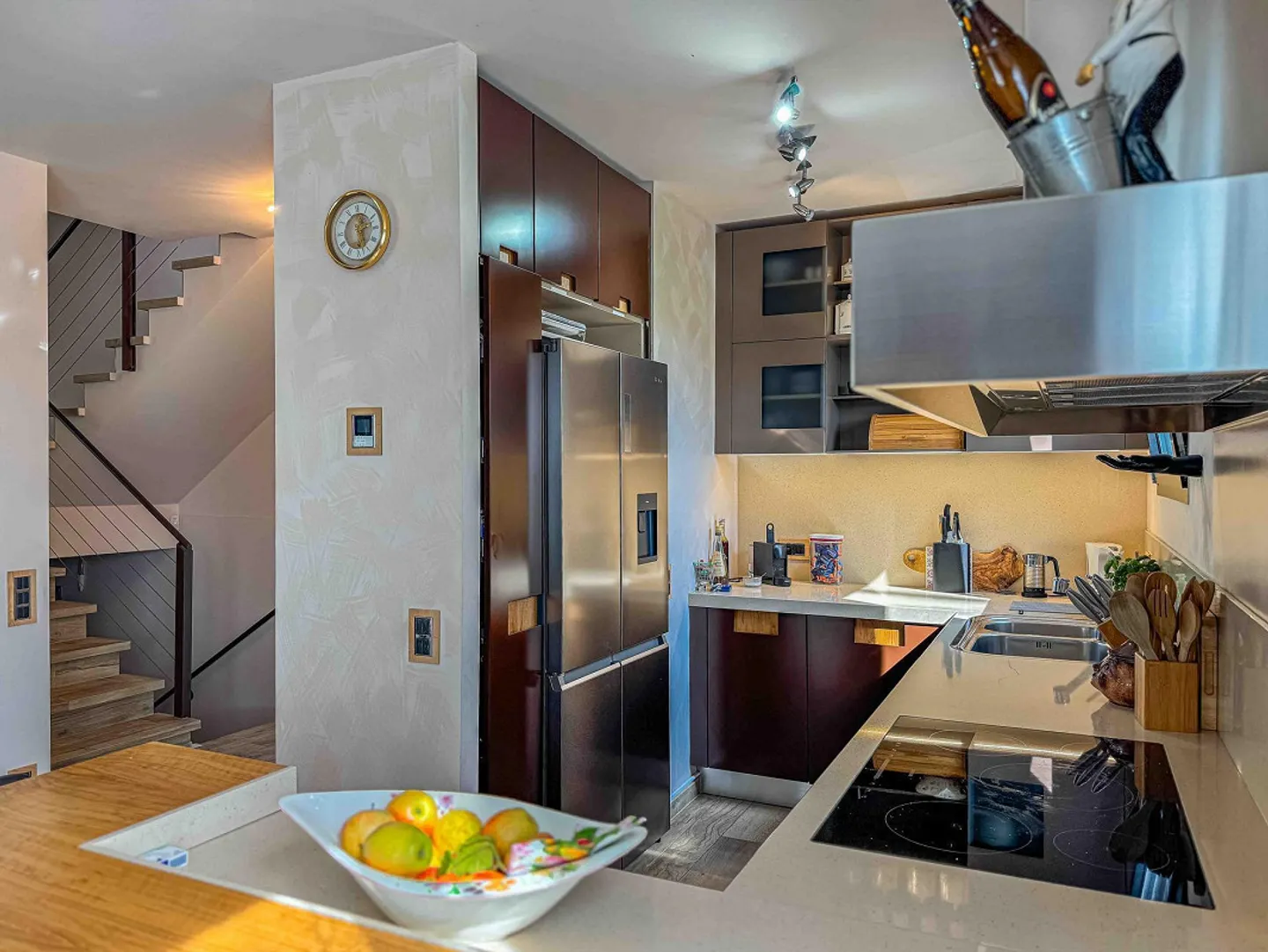 Moderna villa con piscina interna - Foto 2 di 16