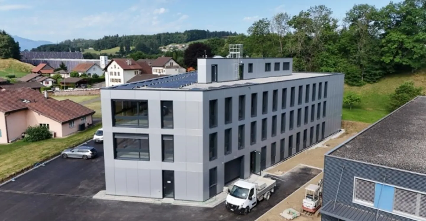 Bâtiment Mixte Moderne - Photo 1 sur 6