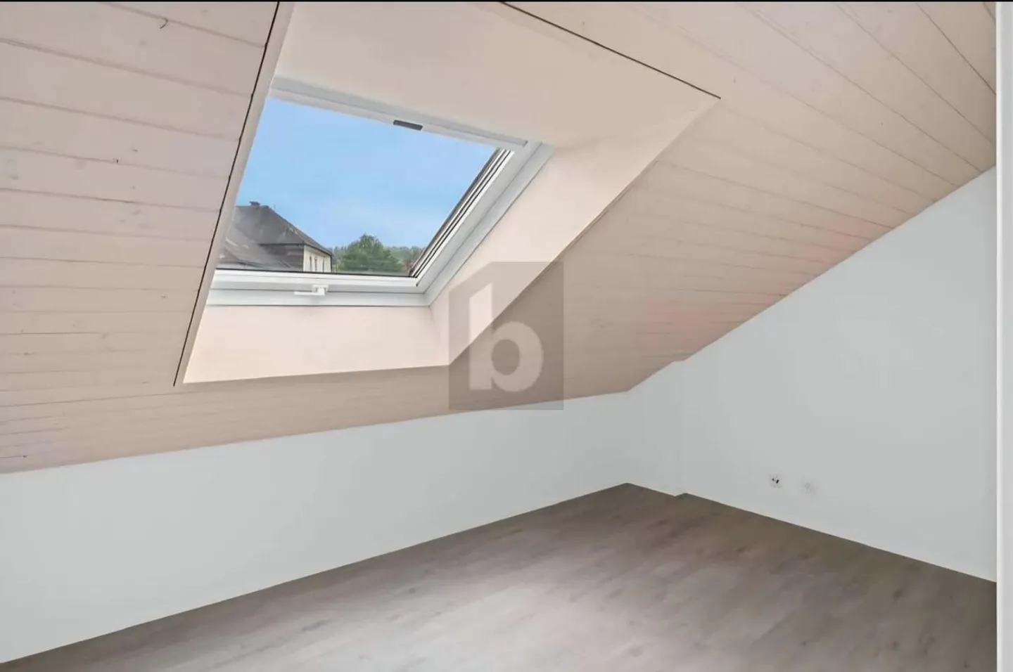 Renovated Attique in Dielsdorf - Photo 3 of 6