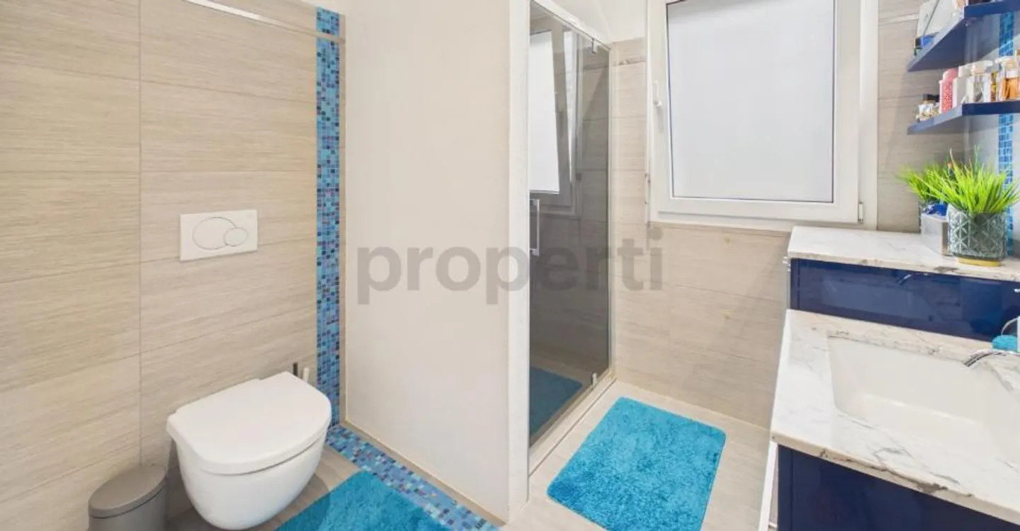Casa indipendente di 6,5 locali con giardino esclusivo e volumi generosi - Foto 10 di 13