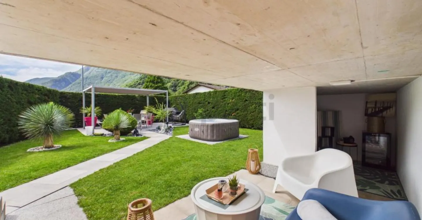 Casa indipendente di 6,5 locali con giardino esclusivo e volumi generosi - Foto 11 di 13