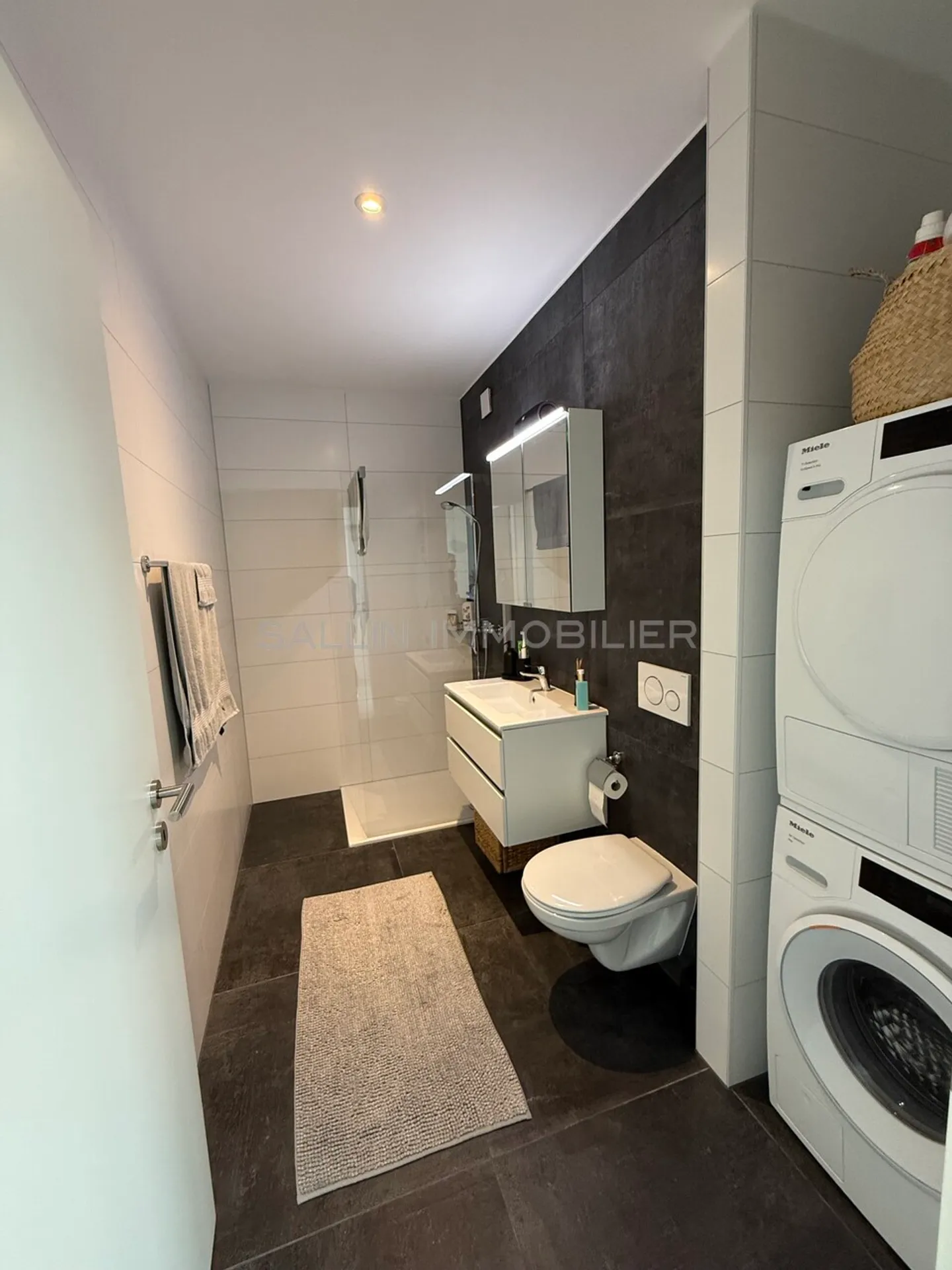 GERÄUMIGE 3½ ZIMMER DACHGESCHOSS - Foto 13 von 15